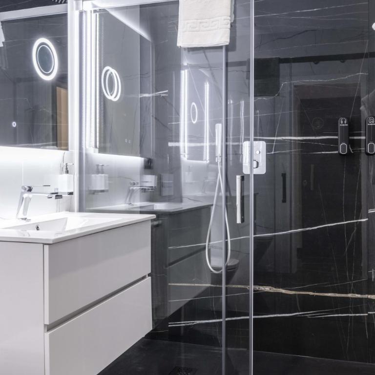 Un acogedor complejo compuesto de 5 apartamentos . - Apartamento con balcón - 12