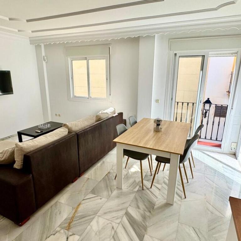 A 2 min de la playa Tren directo Nuevo y cómodo - Apartamento de 1 Dormitorio con balcón y vistas a la ciudad - 9