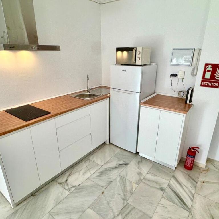 A 2 min de la playa Tren directo Nuevo y cómodo - Apartamento de 1 Dormitorio con balcón y vistas a la ciudad - 12