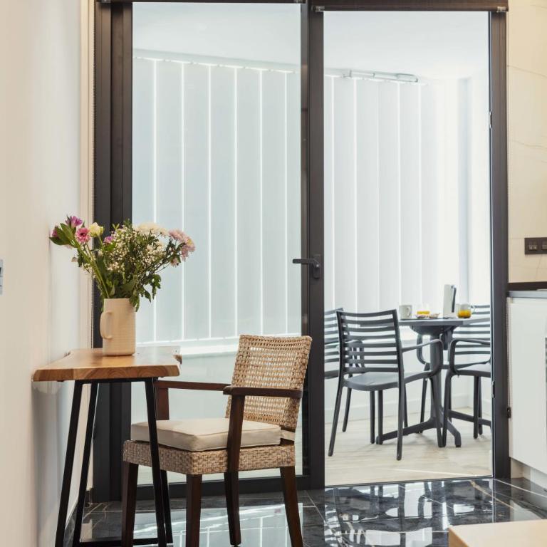 Un acogedor complejo compuesto de 5 apartamentos . - Apartamento de 1 dormitorio con terraza - 12