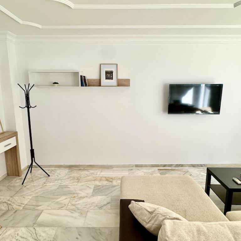 A 2 min de la playa Tren directo Nuevo y cómodo - Apartamento de 1 Dormitorio con balcón y vistas a la ciudad - 7