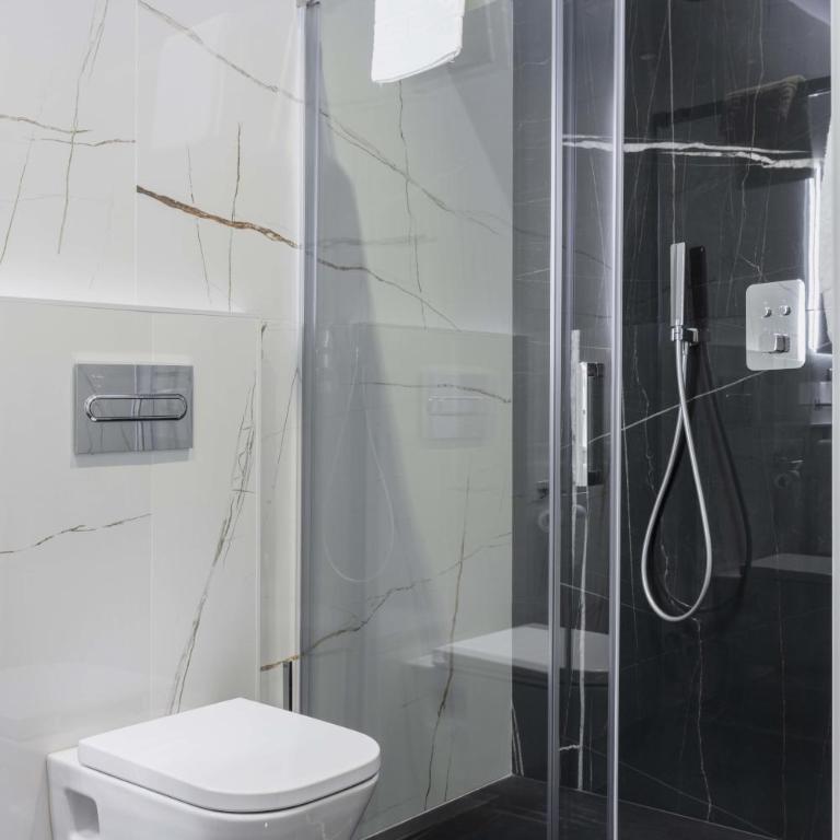 Un acogedor complejo compuesto de 5 apartamentos . - Apartamento de 1 dormitorio con terraza - 4