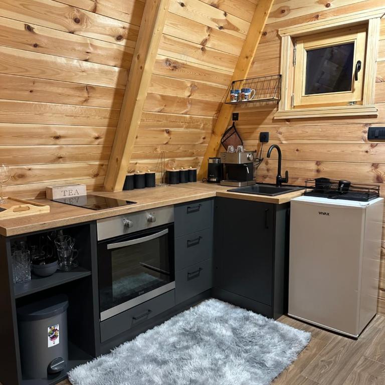 Pine Forrest Uskoci - One-Bedroom House - 26