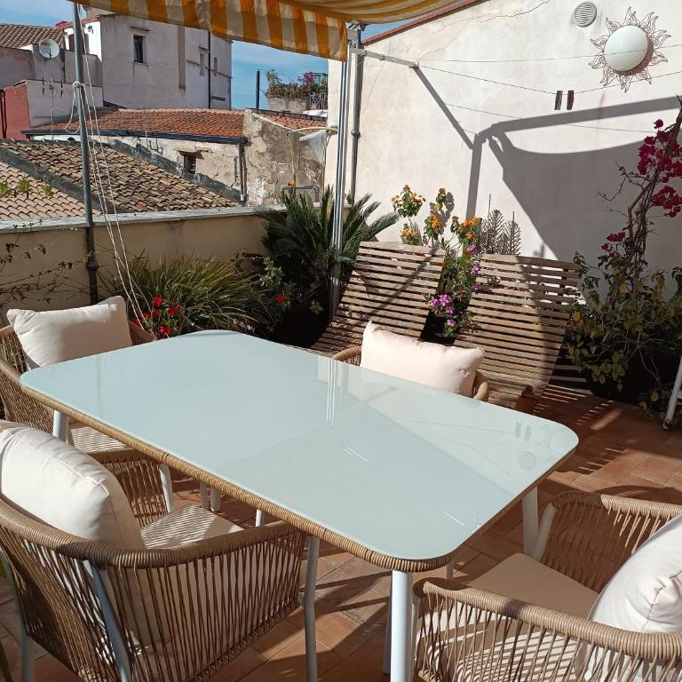 Sunny loft with terrace and Jacuzzi in the city centre - Appartamento con 1 Camera da Letto - 2