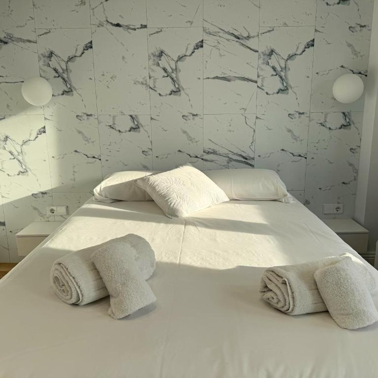 Design and style next to Playa de Valencia - One-Bedroom Apartment - 9
