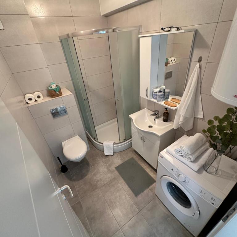 Studio Mint&White Borik - Studio Apartman - 11