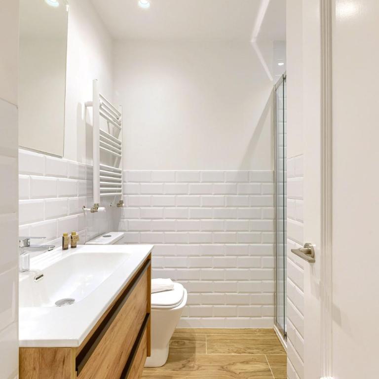 Old Town Carniceria Vieja by Next Stop Bilbao - Three-Bedroom Apartment - 14