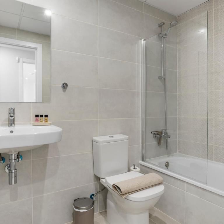 Aranya Garden View - Golf & Beach Escape - Two-Bedroom Apartment with Garden View - 19