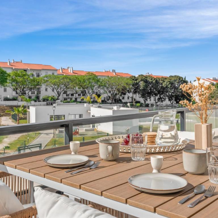 Aranya Garden View - Golf & Beach Escape - Two-Bedroom Apartment with Garden View - 15