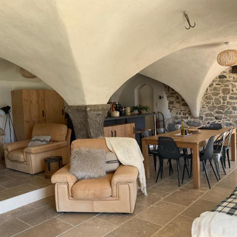 Ancienne ferme rénovée 8 pers, calme, confort, vue montagne et jardin - Maison de Vacances - 3