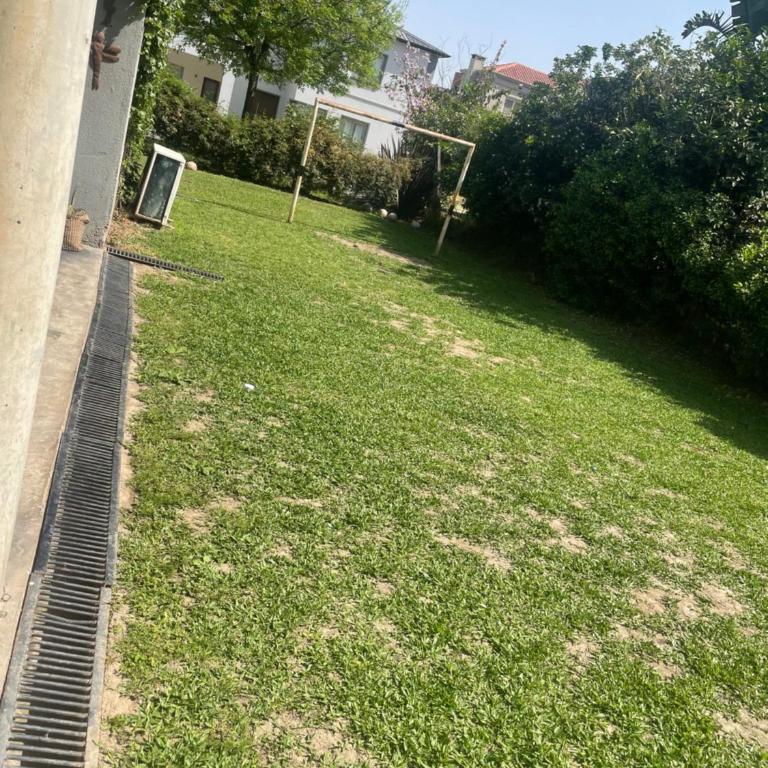 Excepcional casa en Y B - Casa de 4 dormitorios - 5