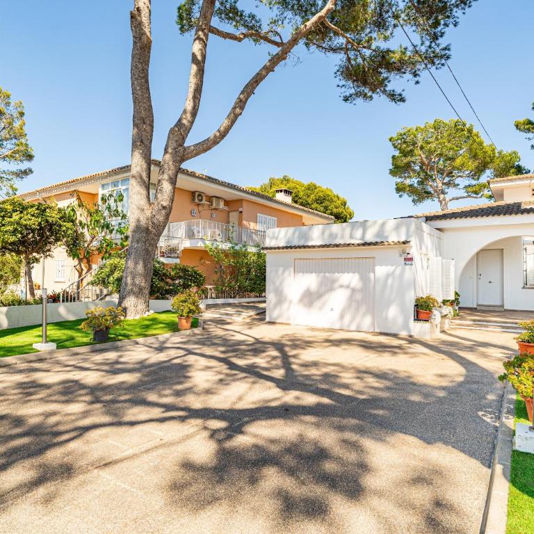 Villa Garballons 9 Alcudia - Sea Front by PriorityVillas - Villa - 38