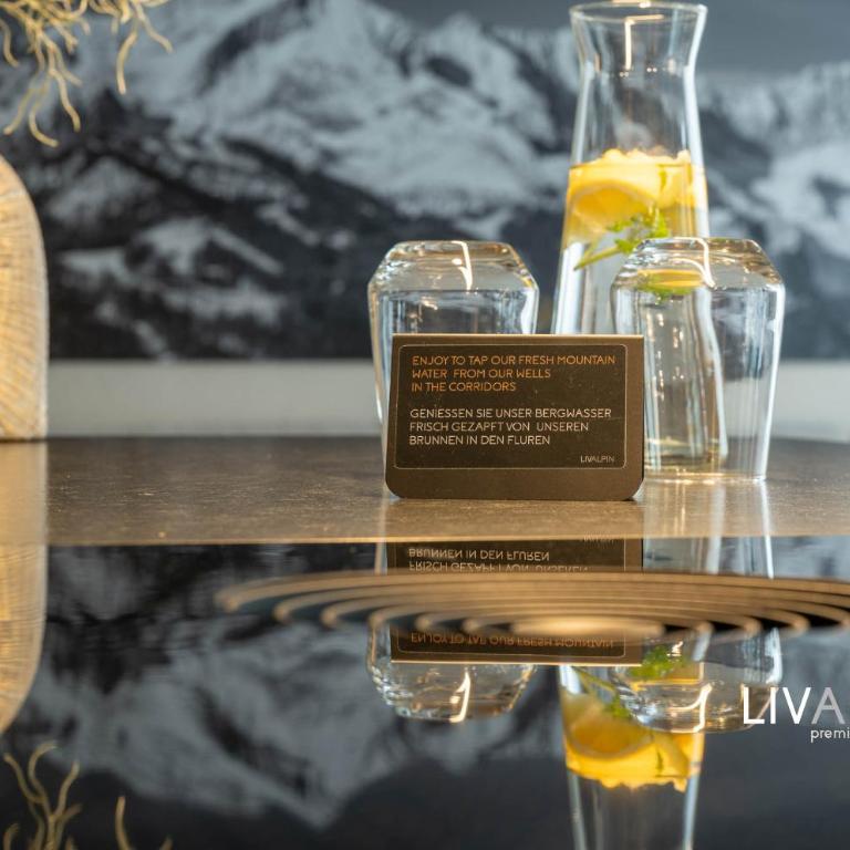 LIVALPIN Suite - Three-Bedroom Apartment with Balcony and Mountain View - 8