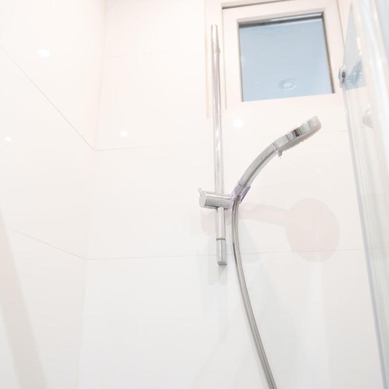 Bright 1 bedroom apartment - near park - Appartement - 11