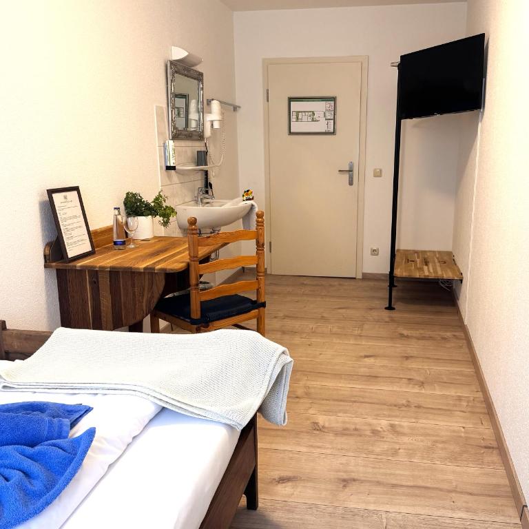 Werdenfelser Hof - Einzelzimmer mit Gemeinschaftsbad - 2