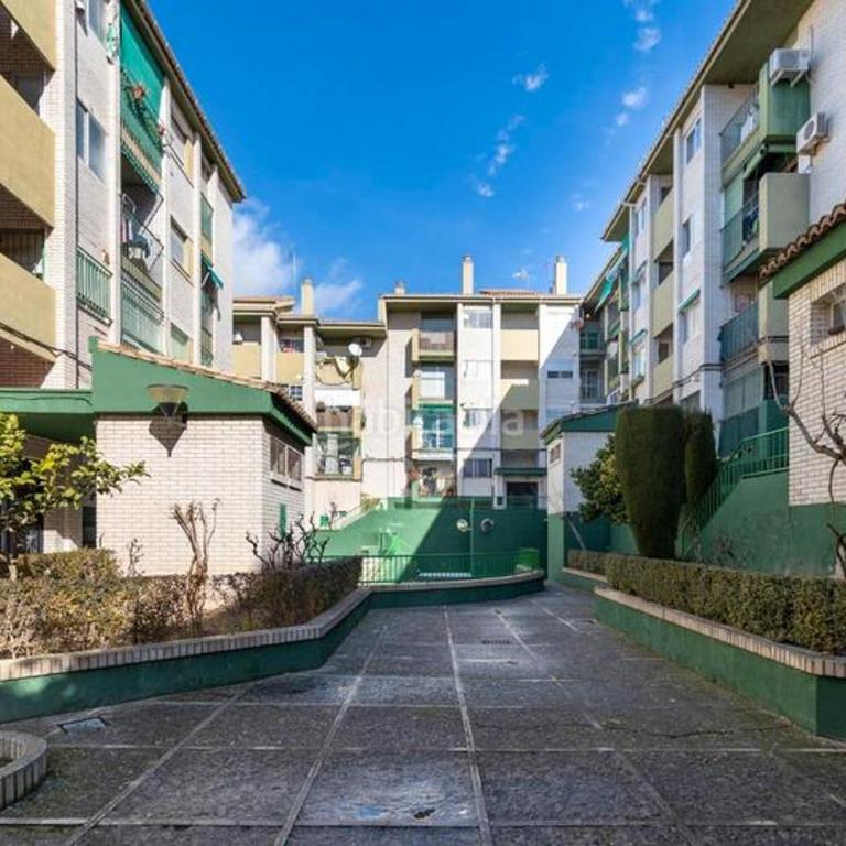 Apartamento Familiar en Granada - Three-Bedroom Apartment - 11