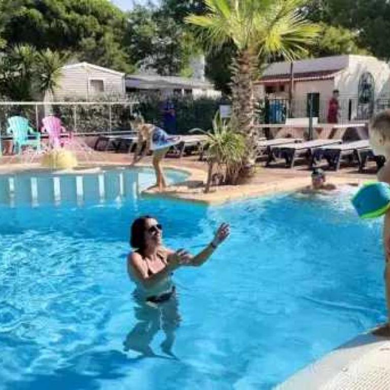ZEcamping 3 parc aquatique piscine à 2km de la plage animaux acceptés - Casa Mobile con 3 Camere da Letto - 7