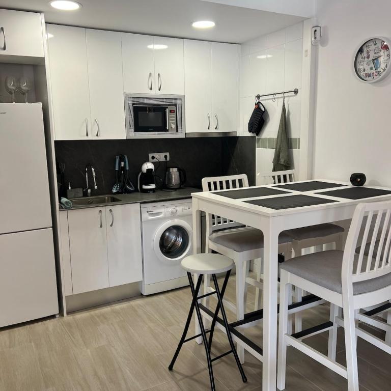 Morning Coffee by the Sea 1 BR Between Capellans and Llevant Beaches - Apartamento de 1 dormitorio - 7