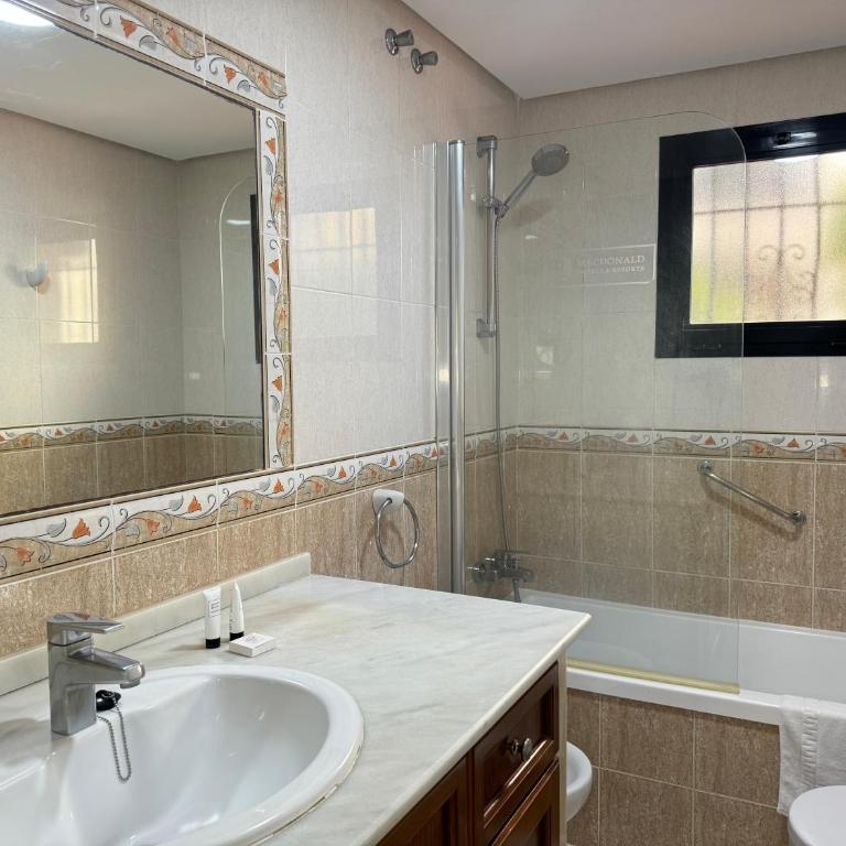 Macdonald Doña Lola Resort - Apartamento Clásico de 2 dormitorios con terraza - 15