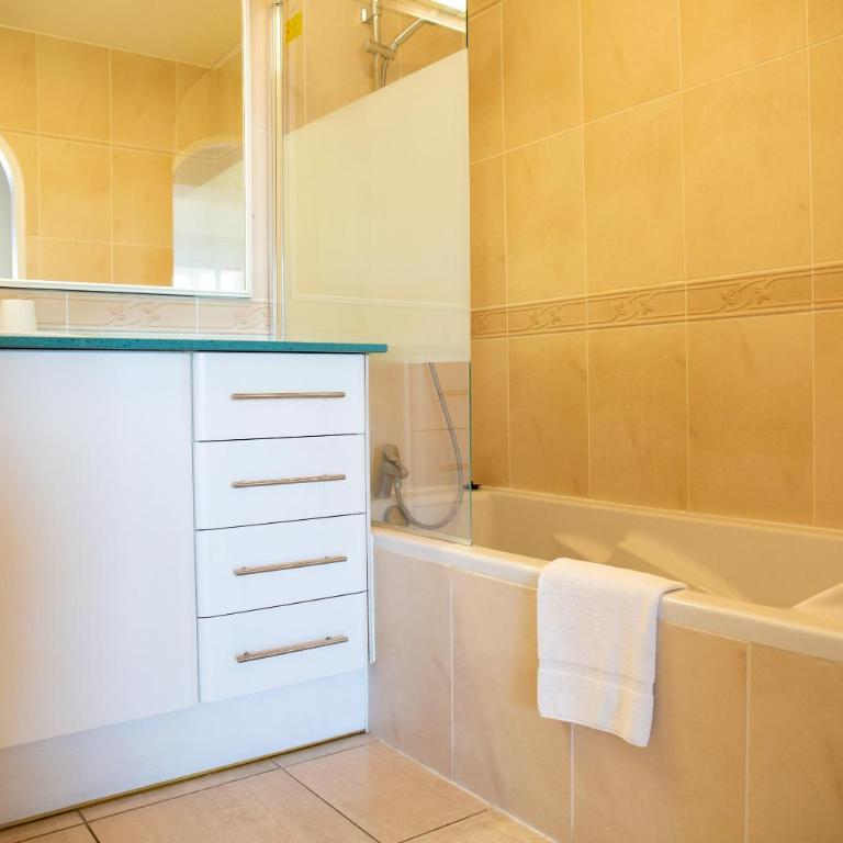 Résidence Les Flamants Roses - Appartement 3 Chambres - Vue sur Mer (6 Personnes) - 3
