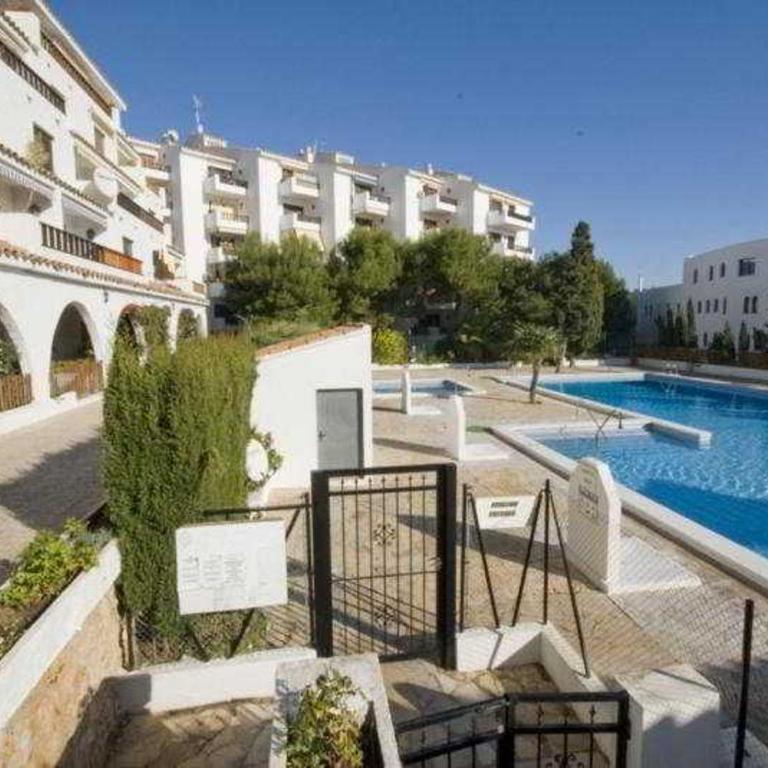 Apartamento con jardin individual y piscina - Apartamento de 2 dormitorios - 16
