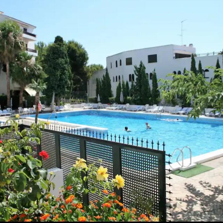 Apartamento con jardin individual y piscina - Apartamento de 2 dormitorios - 28