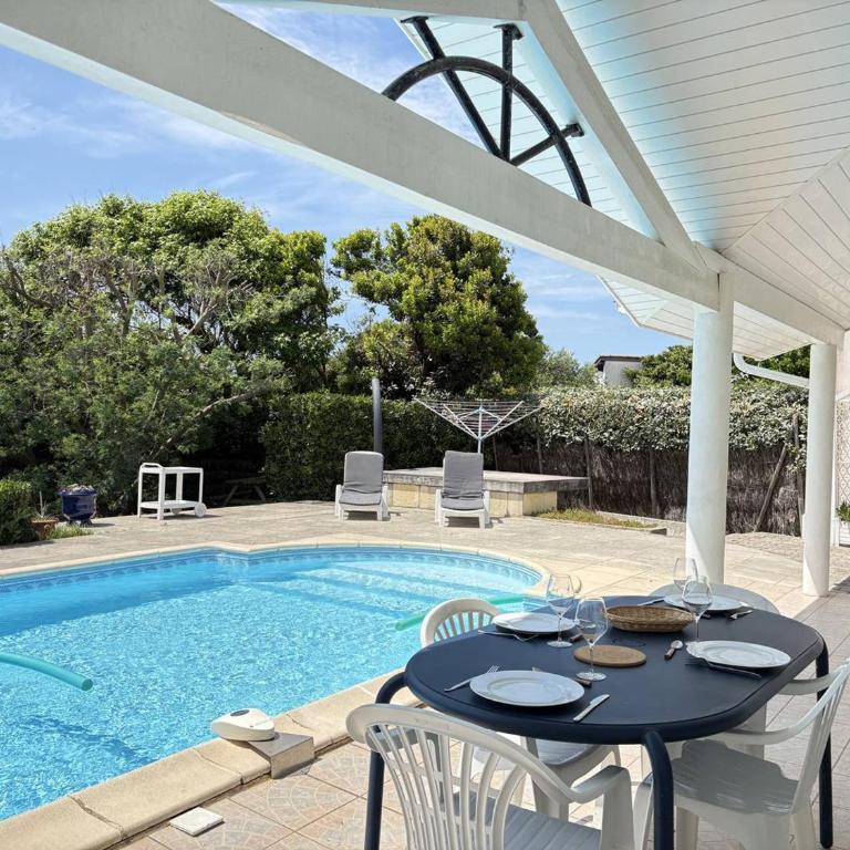 Élégante villa moderne à deux pas de la plage - FR-1-831-7 - Villa - 17
