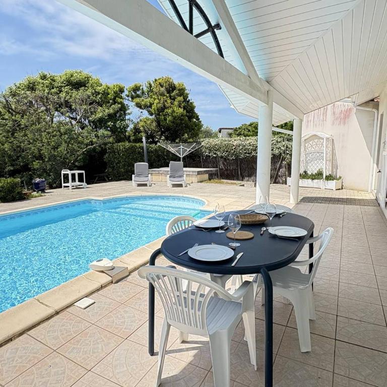 Élégante villa moderne à deux pas de la plage - FR-1-831-7 - Villa - 20