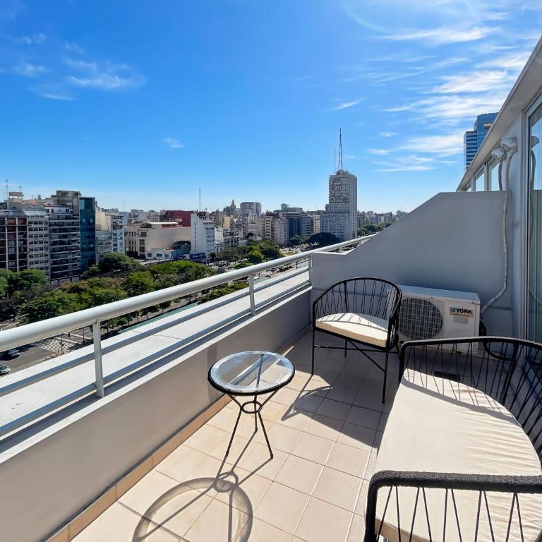 Studio Apartment on 13th Floor with balcony terrace - Apartment - 15