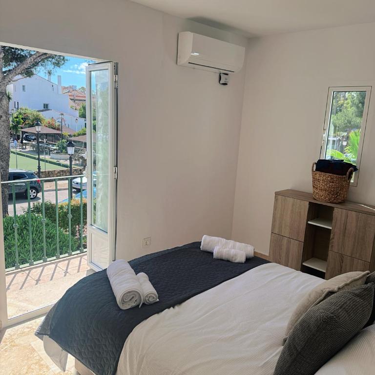 Modern 2 Bed Apartment in Benavista, Pool & Terrace - Two-Bedroom Apartment - 2