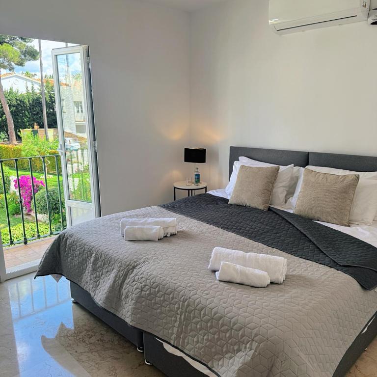 Modern 2 Bed Apartment in Benavista, Pool & Terrace - Two-Bedroom Apartment - 3