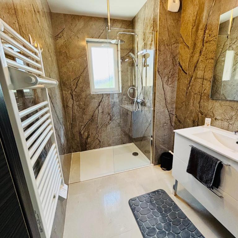 High-end, direct access to beach,Terrasse,Parking free - Appartement 2 Chambres - 15