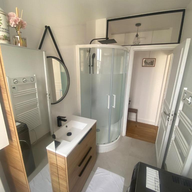 2 rooms, 6th arrondissement, bright, view of Invalides - Appartement 1 Chambre - 8
