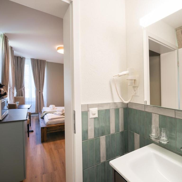 BetweenLakes Studio 1st floor east - One-Bedroom Apartment - 3