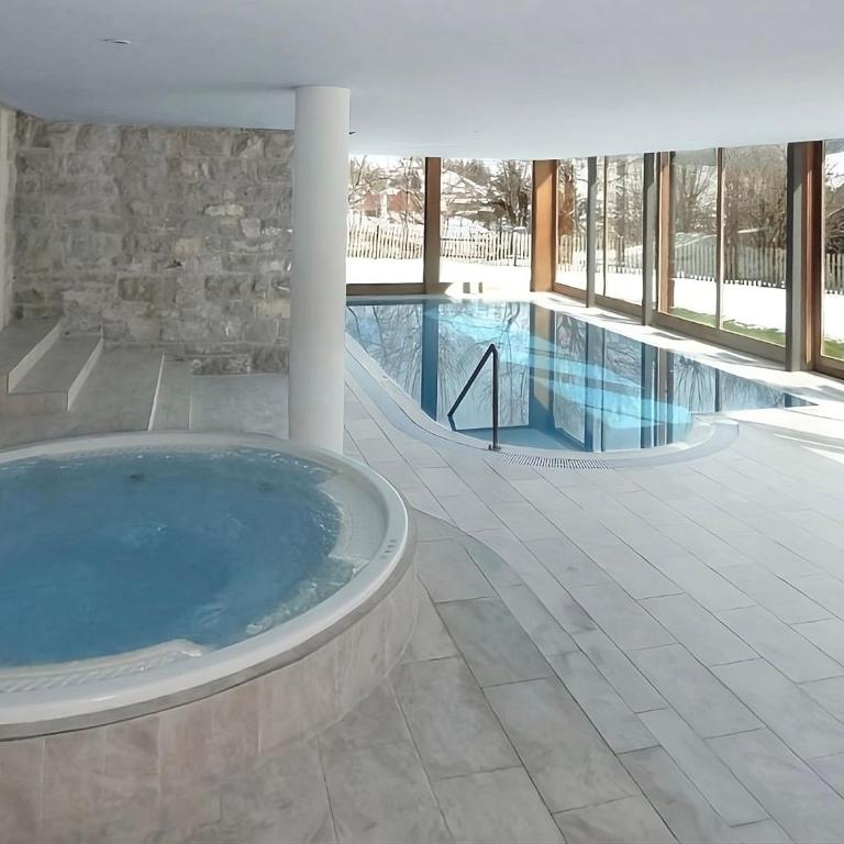 Luxury Apartment, Panoramic Mountain Views, 5 Star Spa Facilities - 4 Bedroom - Apartment - 1