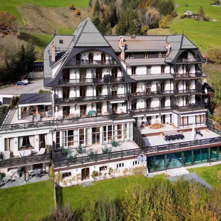 Luxury Apartment, Panoramic Mountain Views, 5 Star Spa Facilities - 4 Bedroom - Apartment - 16