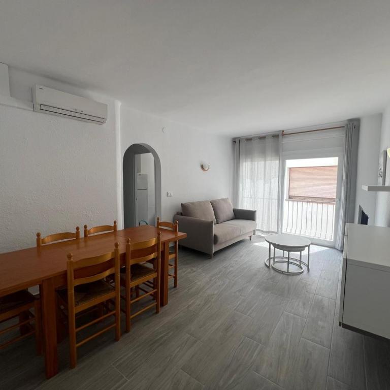 Bonito Apartamento en el centro de Rosas AV-77 - Apartamento con vistas a la ciudad - 1