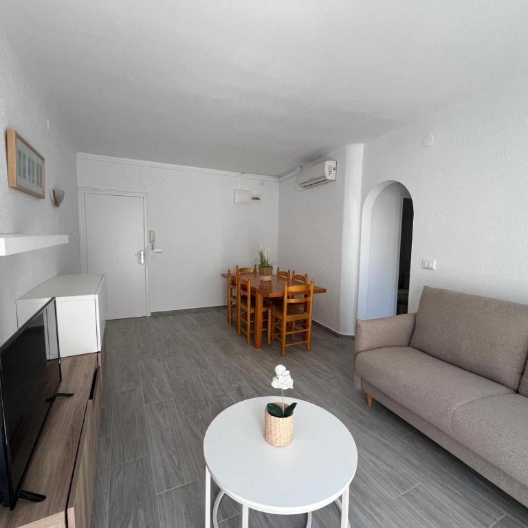 Bonito Apartamento en el centro de Rosas AV-79 - Apartamento con balcón - 1