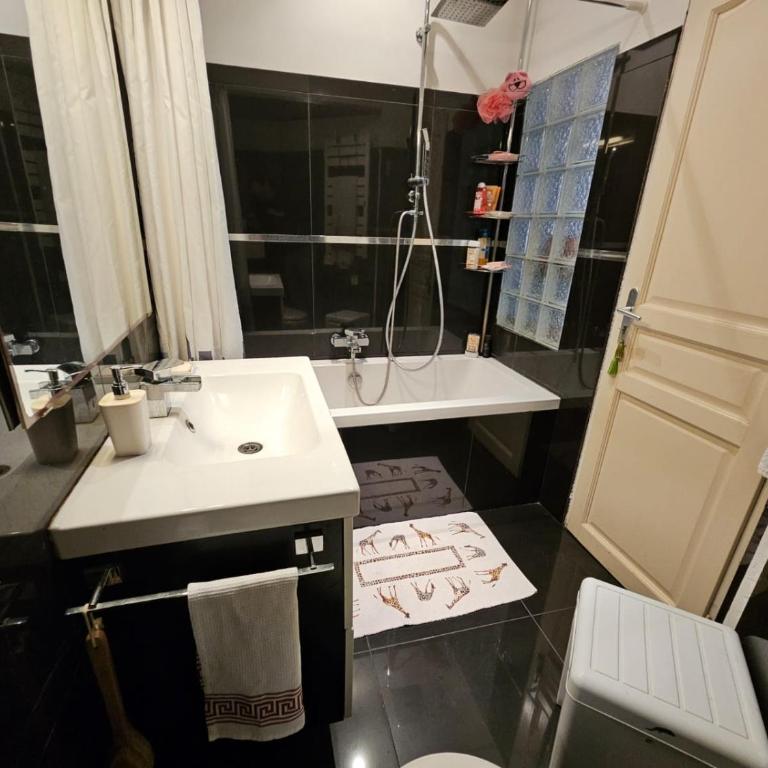 A 1 min de la plage! Bel appartement T4 avec petit jardin - Appartement 2 Chambres - 11