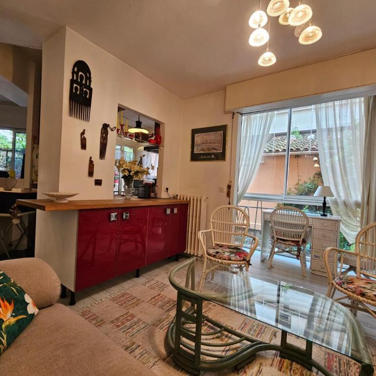 A 1 min de la plage! Bel appartement T4 avec petit jardin - Appartement 2 Chambres - 8