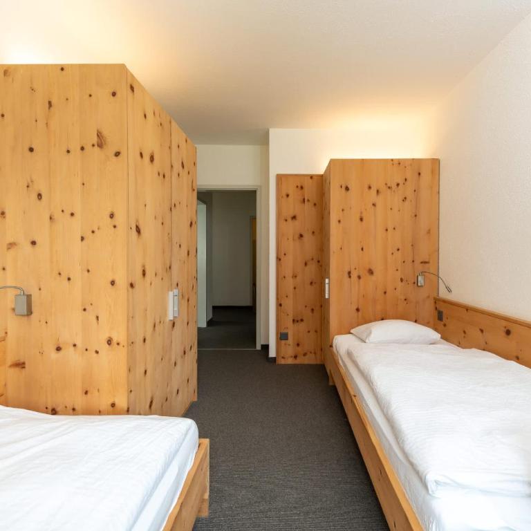 Cosy 3 bedroom Balcony Free parking Fast Wifi - Apartment - 12