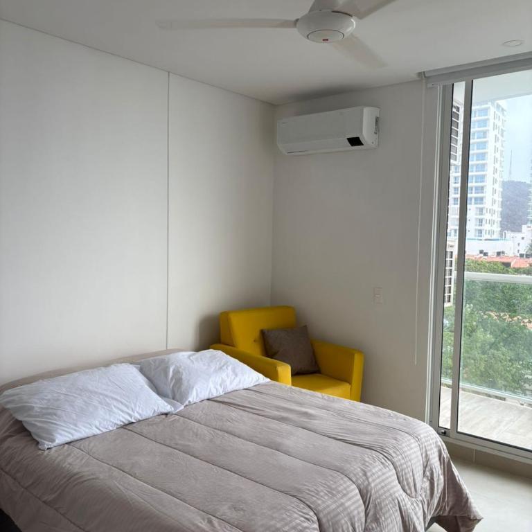 Moderno apartamento en Playa Salguero - Three-Bedroom Apartment with View - 9