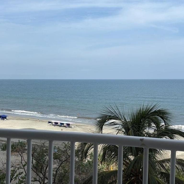 Moderno apartamento en Playa Salguero - Three-Bedroom Apartment with View - 20