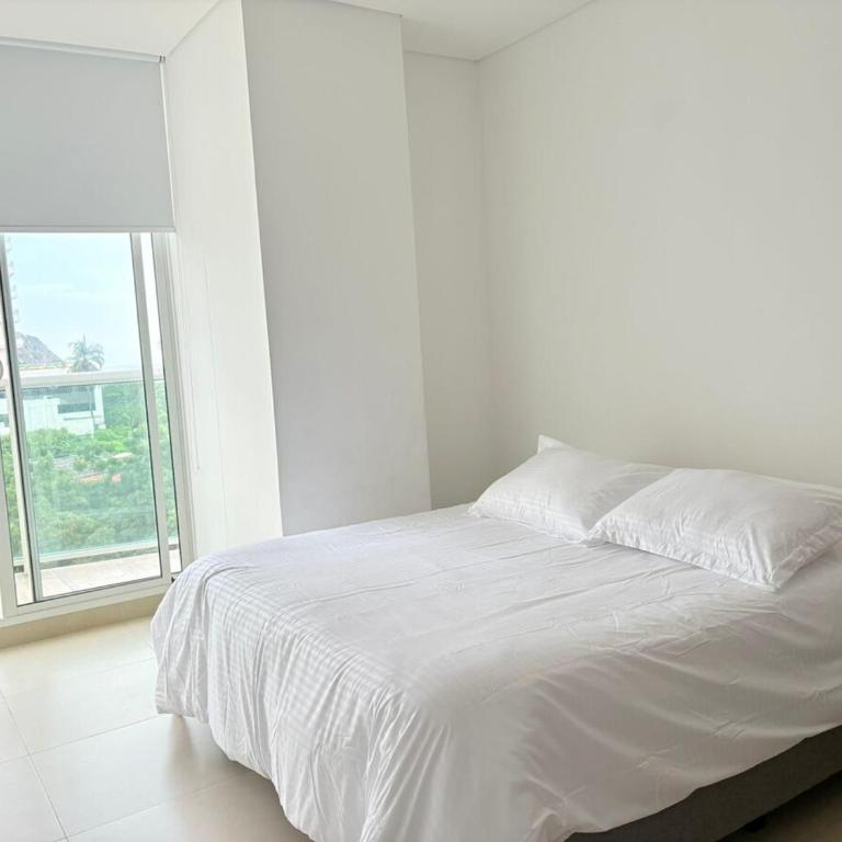 Moderno apartamento en Playa Salguero - Three-Bedroom Apartment with View - 21