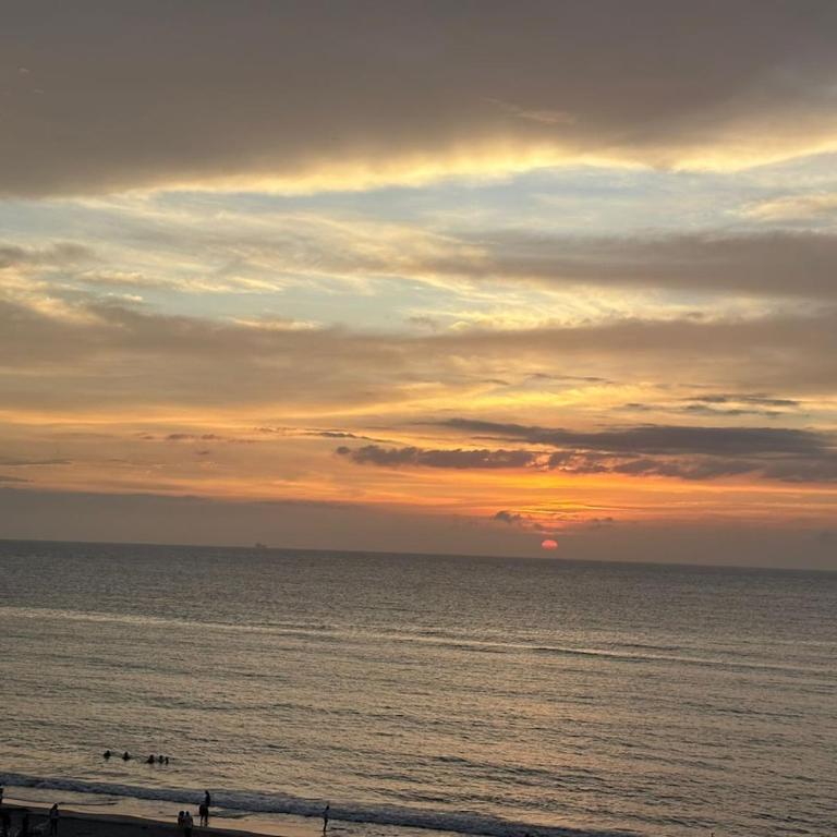 Moderno apartamento en Playa Salguero - Three-Bedroom Apartment with View - 26