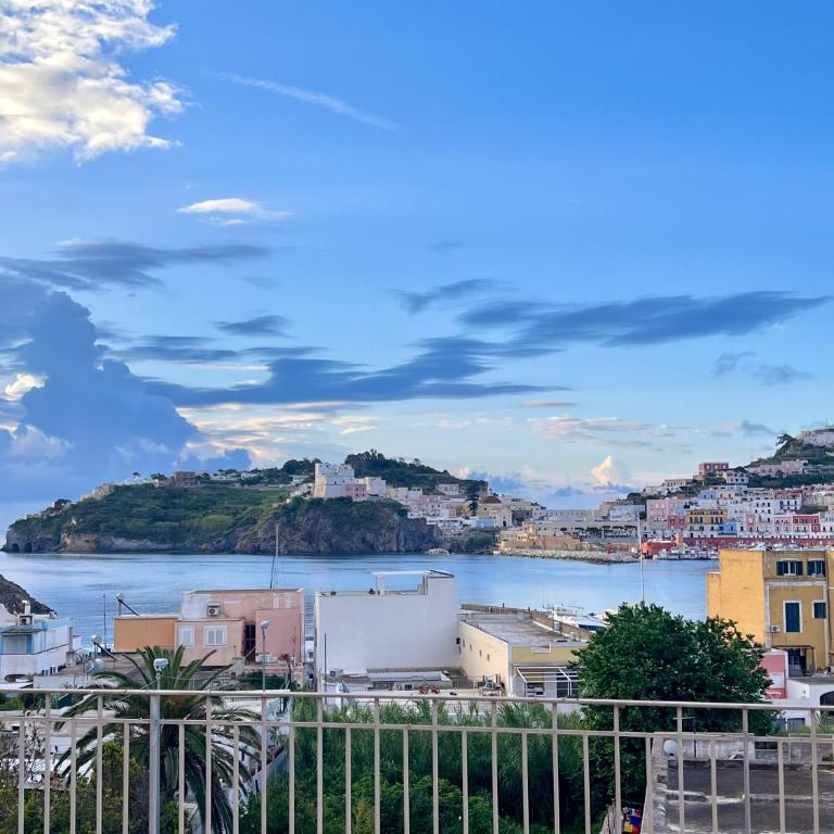 Sea Breeze Ponza - Appartamento con 1 Camera da Letto, Vista Mare e Terrazza - 15