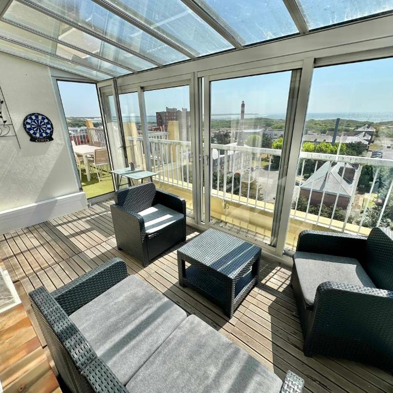 Vue panoramique au 8ème étage avec 3 Terrasses & 1 Parking à Berck-Plage - Two-Bedroom Apartment with Balcony and Sea View - 26
