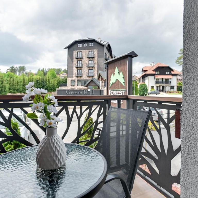 Forest 7 - One-Bedroom Apartment - 3