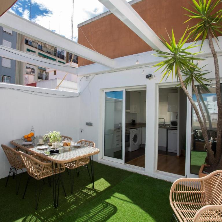 SingularStays Plaza Andújar - Two-Bedroom Apartment with Terrace - 12