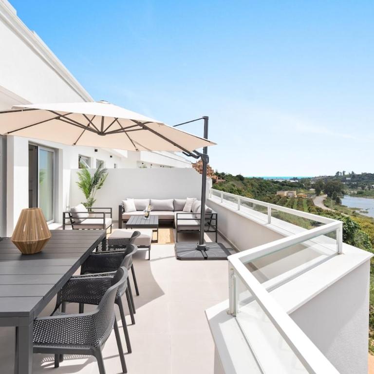 Amazing 3 bedroom Penthouse Great views RDR482 - Three-Bedroom Deluxe Apartment - 1